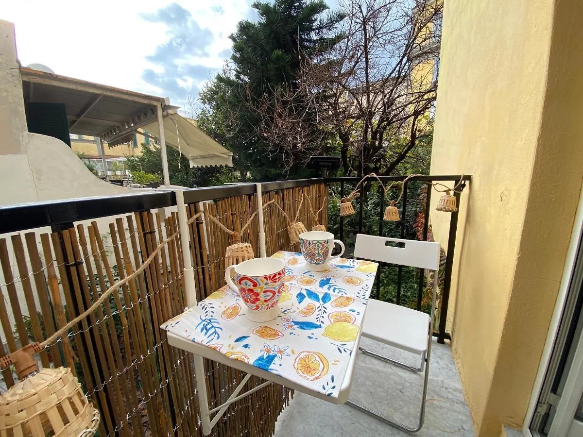 Quiet And Romantic Corner Naples Apartment